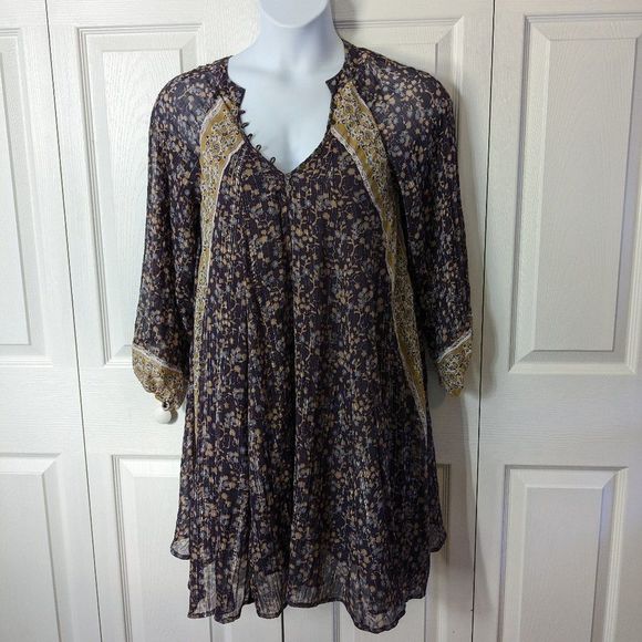Free People Dresses & Skirts - Free People Purple and Gold Floral Shift Dress - Size XS